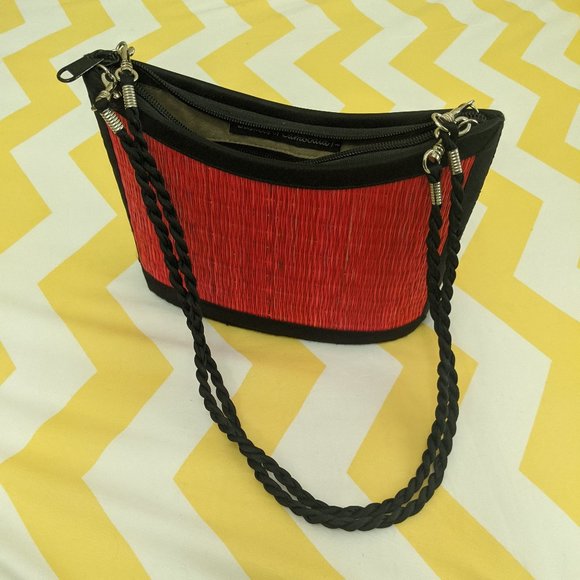 Woven straw fuchsia pink handbag - Picture 7 of 7